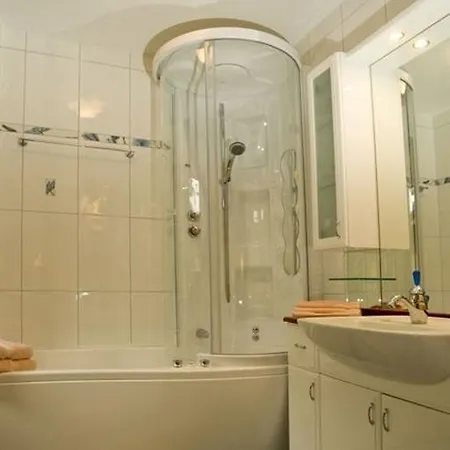 Apartament Residenz Ambassador A33 *